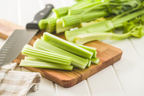 Health Benefits of Celery: Amazing Blood Cleanser and Cholesterol Reducer