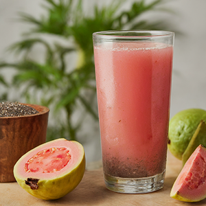 glass of guava juice